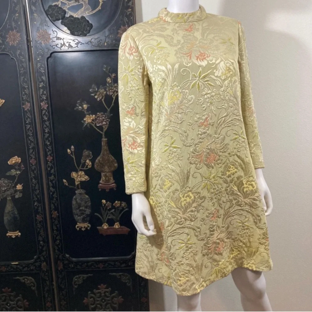 Vintage 1960’s Marie McCarthy for Larry Aldrich Brocade Mini Dress - Picture 2 of 11